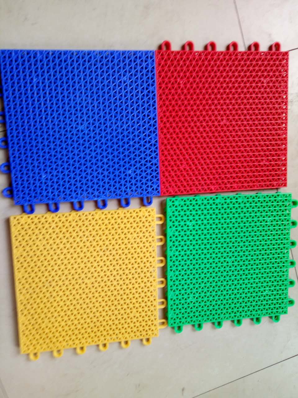 懸浮式拼接地板